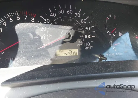 2005 Toyota Corolla Le z USA, uszkodzony, nr VIN 2T1BR32E15C366989